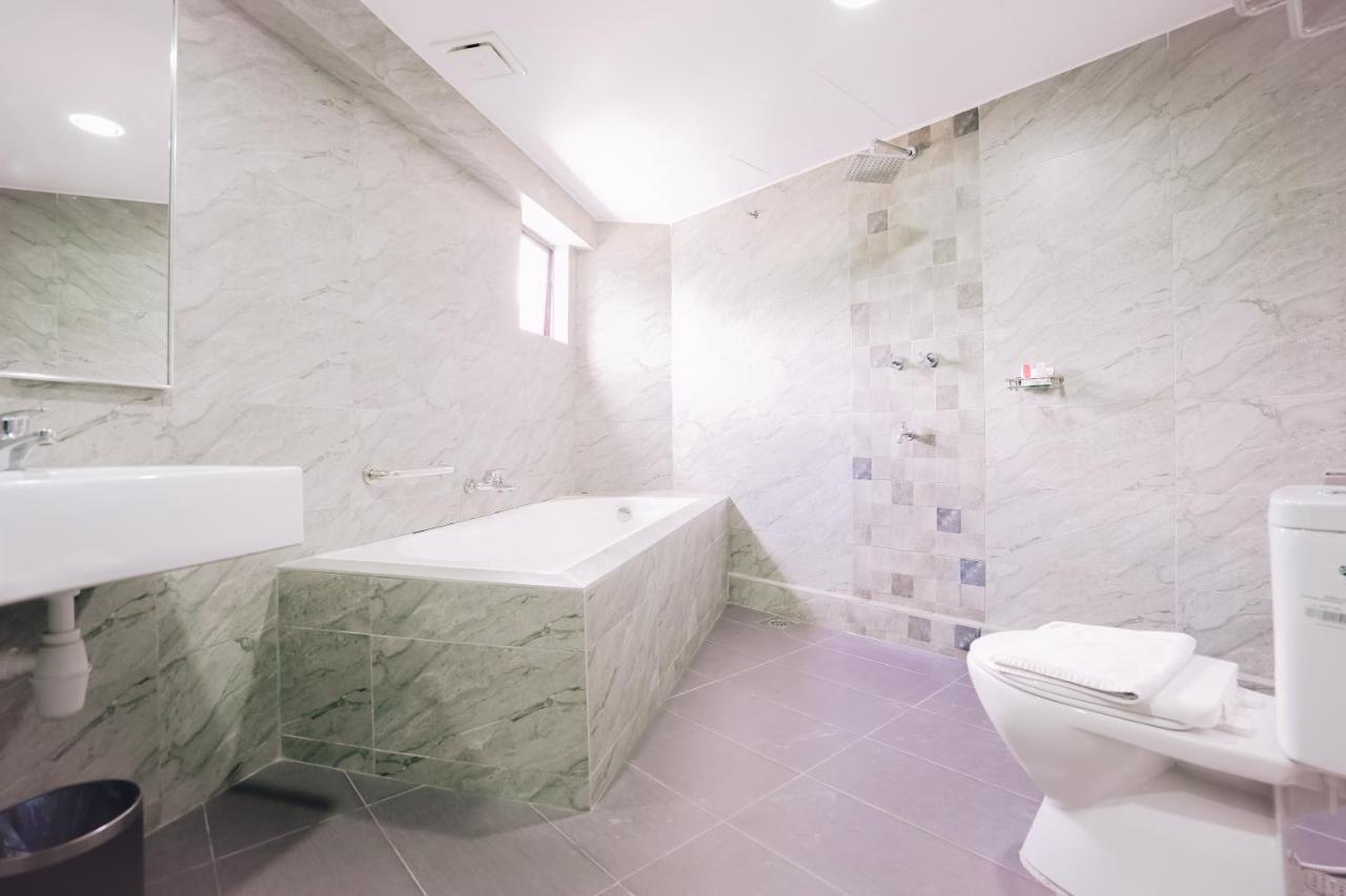 Greystone Midaris Hotel Куала-Лумпур Екстер'єр фото